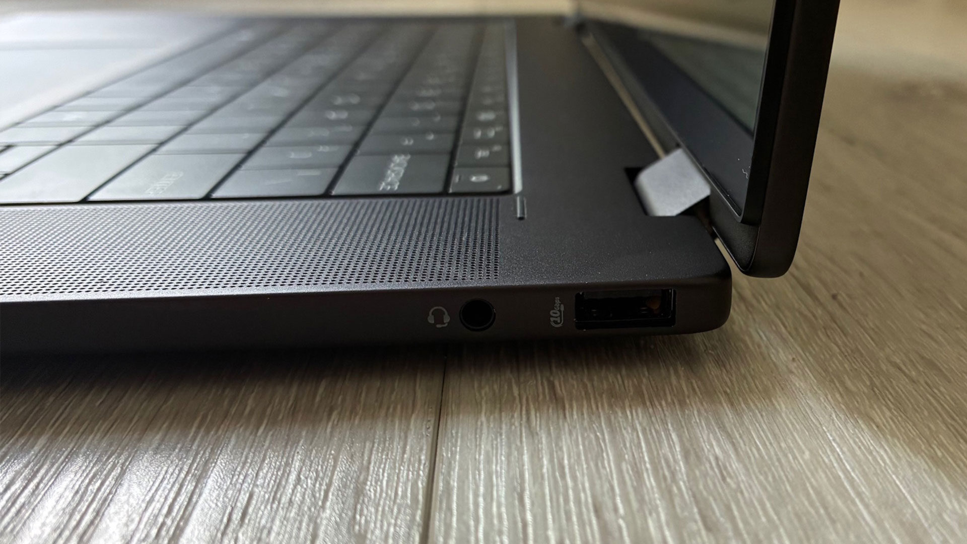 HP OmniBook X Flip 16 Laptop Review