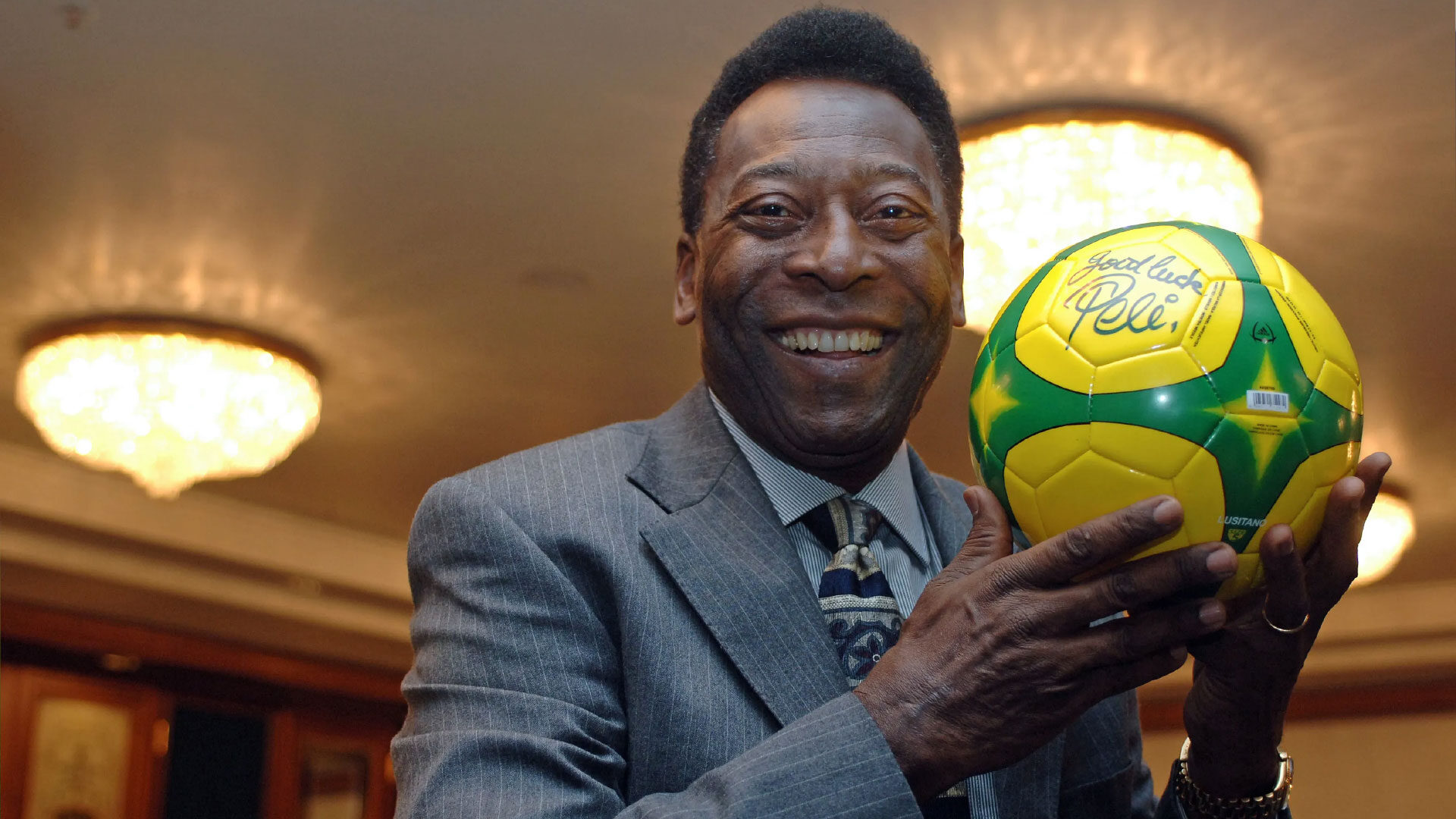 Pelé Makes Historic Debut in eFootball