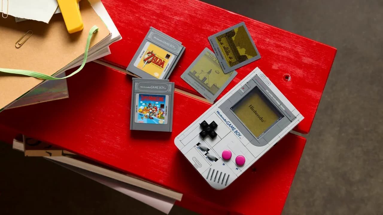 The LEGO Gameboy Is Real & It Shows a Modern Take On a 1989 Classic