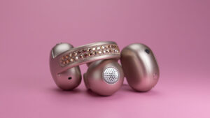 Moto Buds Loop Earbuds Review