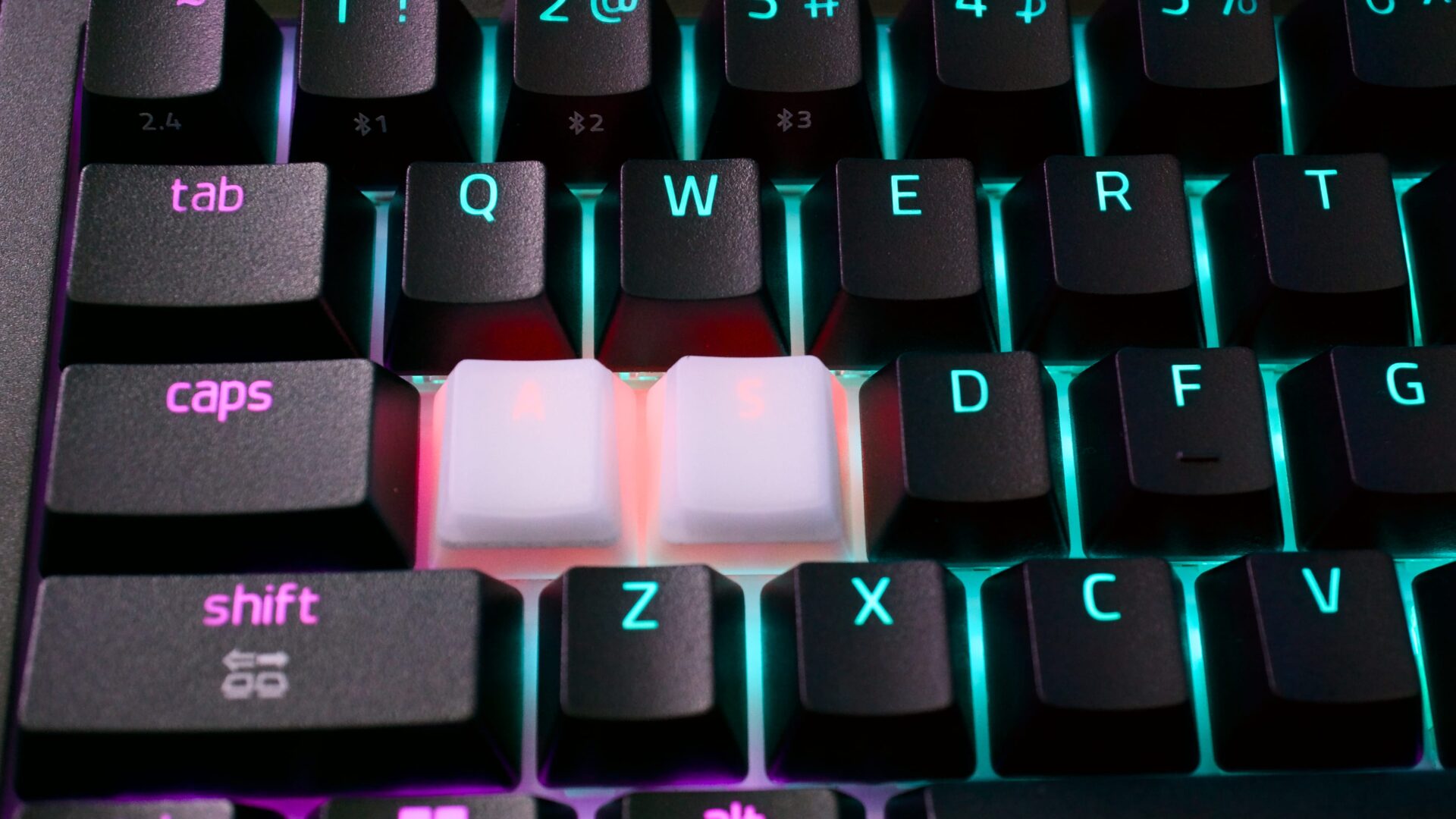 Razer Blackwidow v4 Tenkeyless HyperSpeed Wireless Keyboard Review