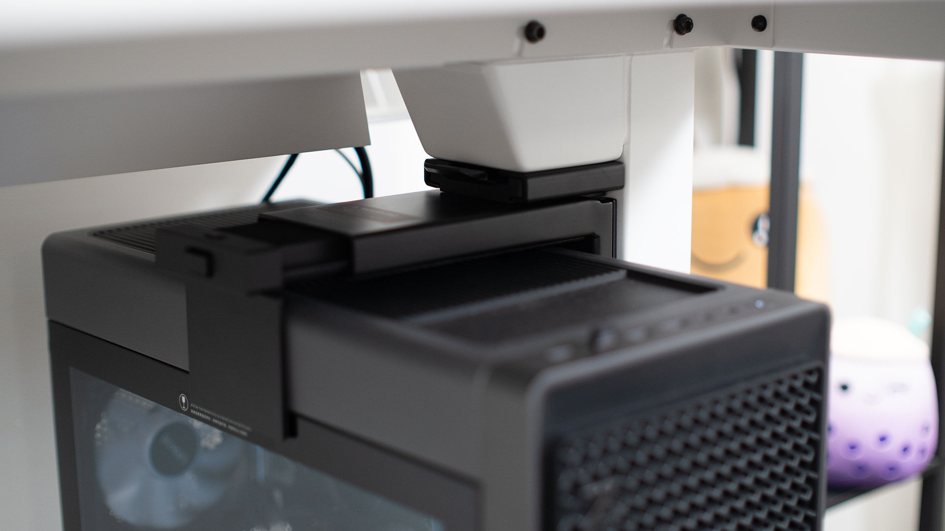 Secretlab MAGNUS Pro Gaming Desk Review