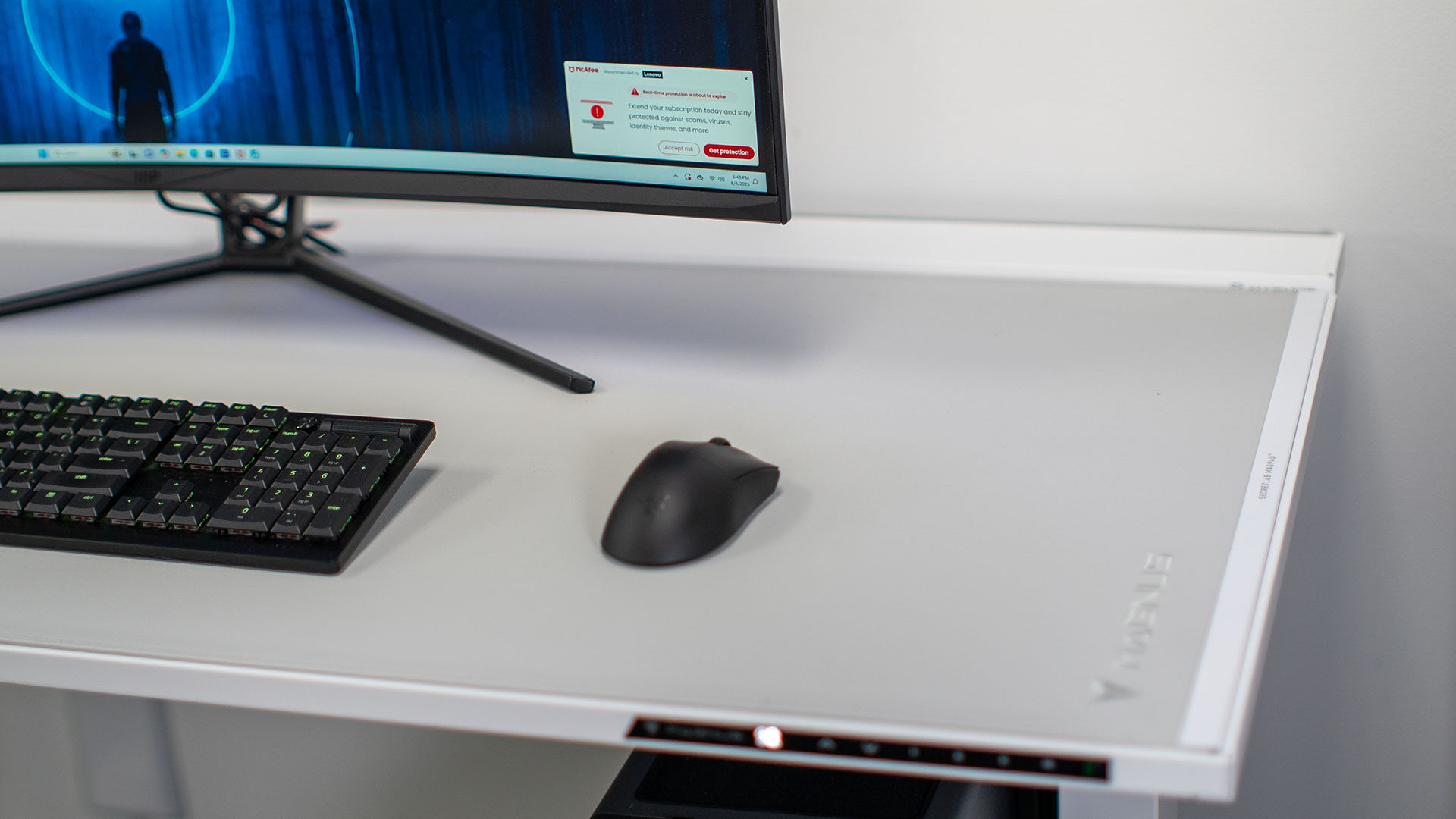Secretlab MAGNUS Pro Gaming Desk Review