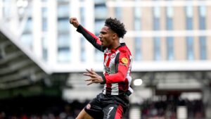 Why Digital Tech Resources Are Becoming Essential for Football Fans