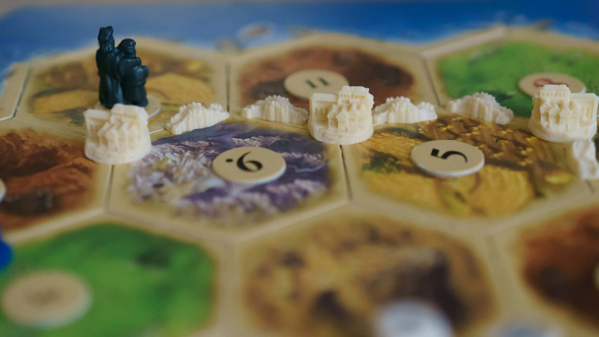 How Timeless Board Games Influence Modern Online Hits How Timeless Board Games Influence Modern Online Hits