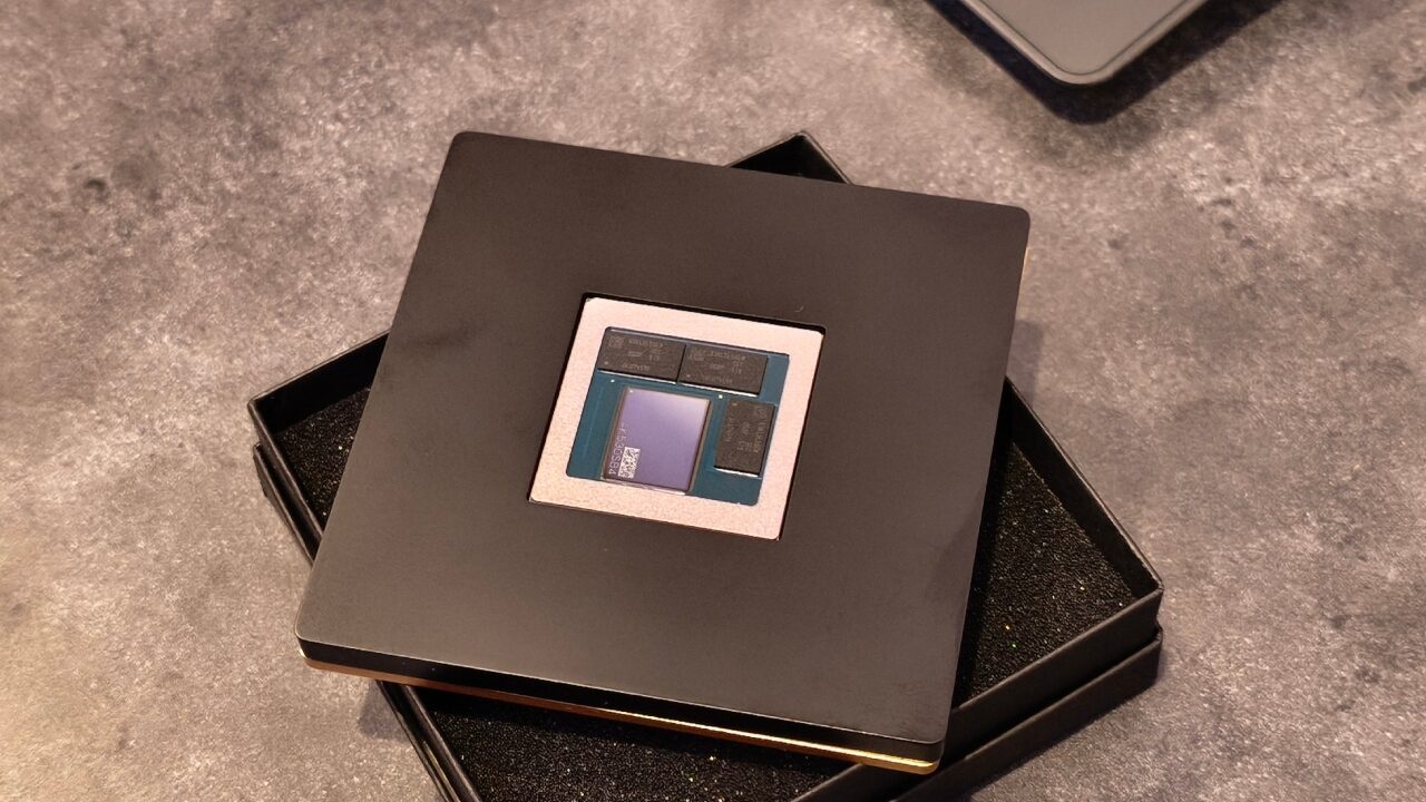 Qualcomm Shows Off Snapdragon X2 Elite and X2 Elite Extreme