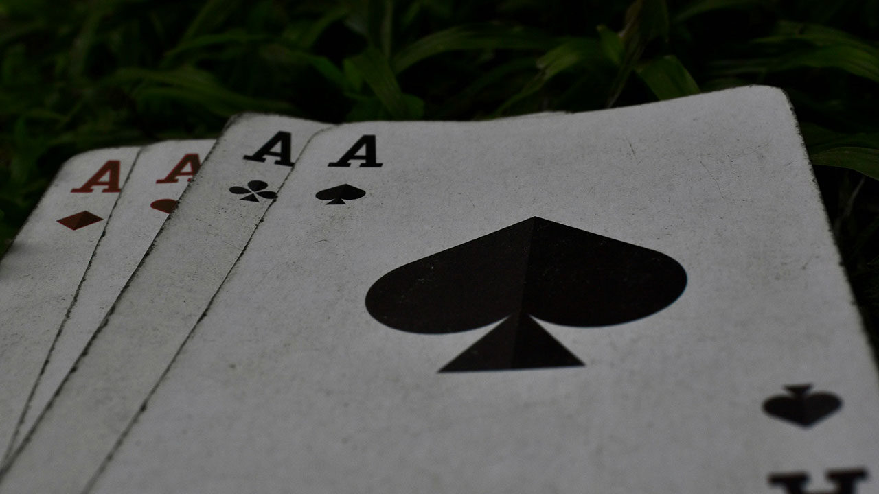 Why Online Card Games Are Looking to Video Games for Inspiration