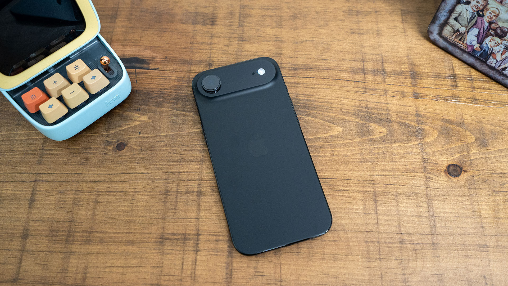 Apple iPhone Air 17 Smartphone Review