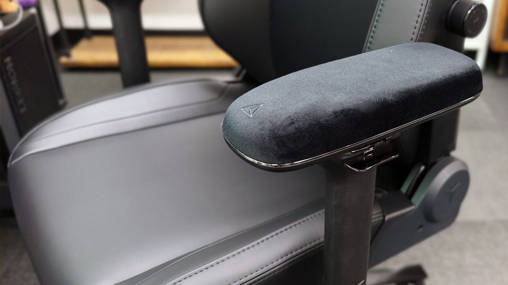 Secretlab TITAN Evo NanoGen Edition Review