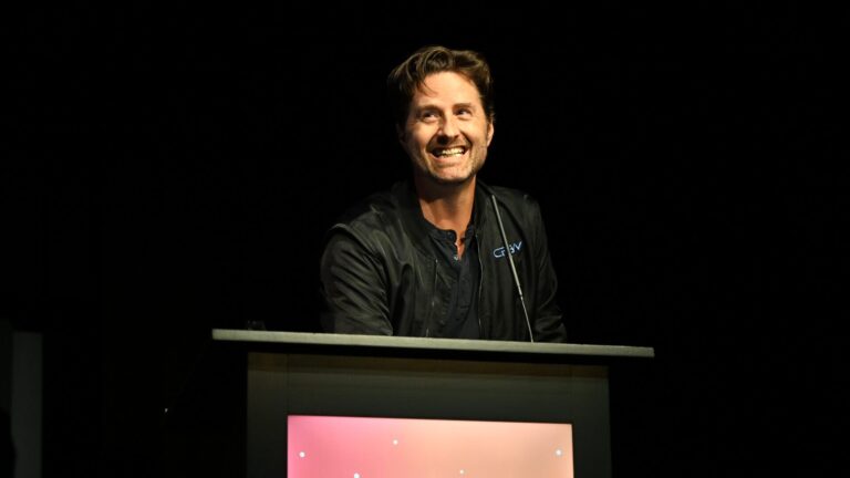 Speaking With KPop Demon Hunters Co-Director Chris Appelhans