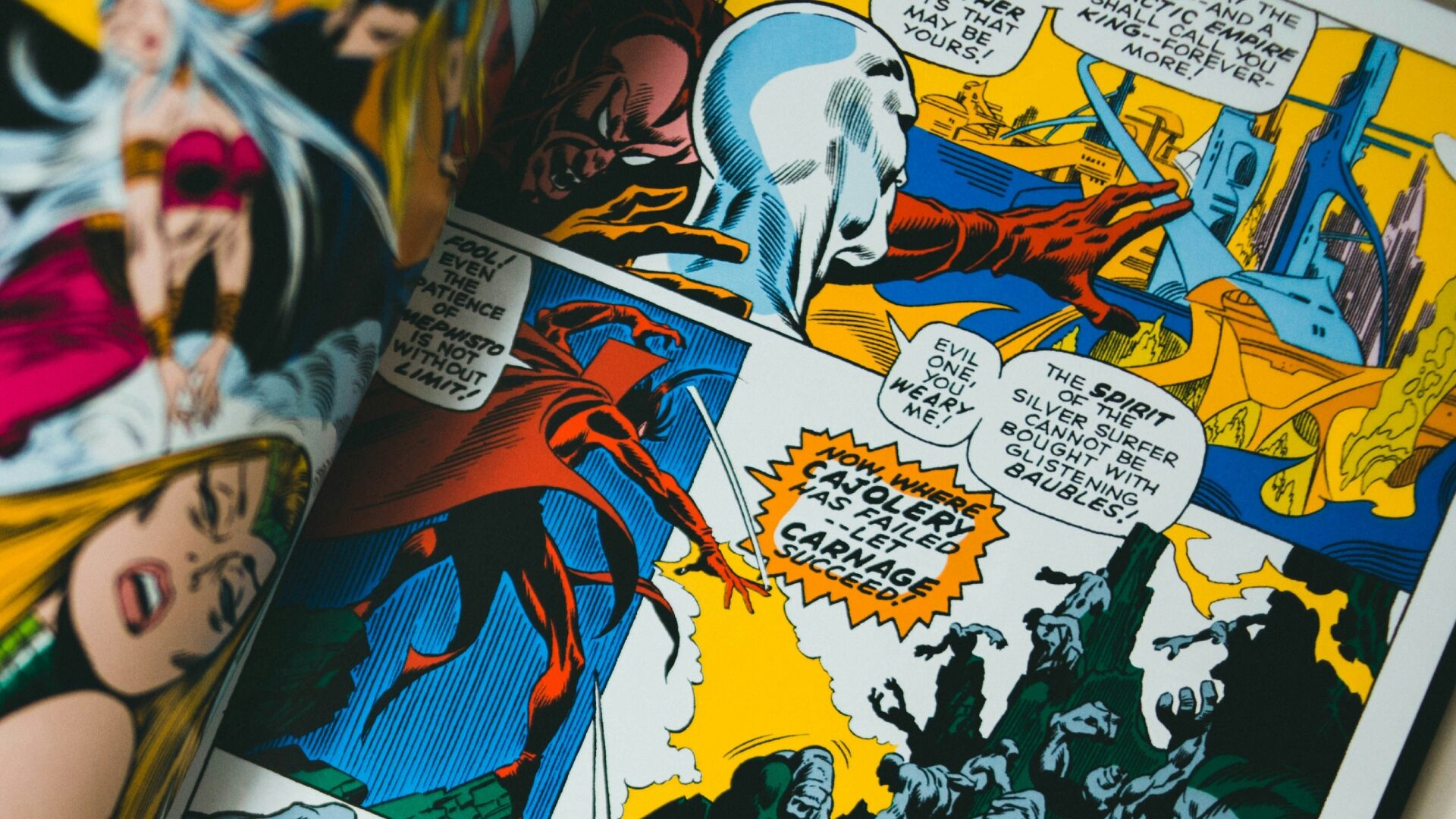 Top 10 Must-Read Comics: A Practical Guide for Building a Timeless Shelf Top 10 Must-Read Comics: A Practical Guide for Building a Timeless Shelf