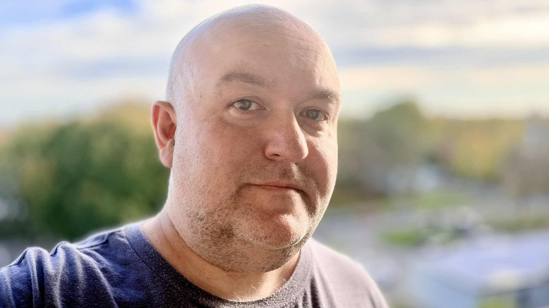 Apple iPhone 17 Smartphone Review