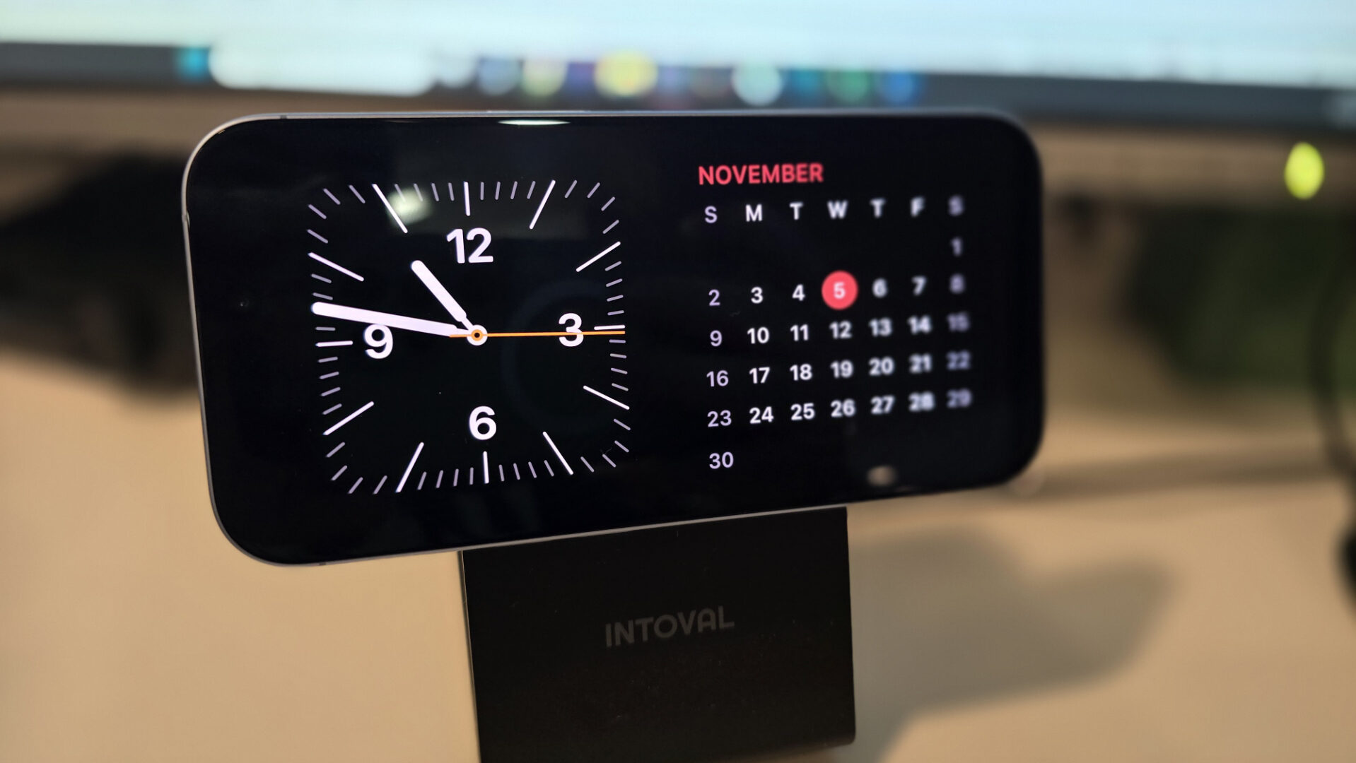 Apple iPhone 17 Smartphone Review