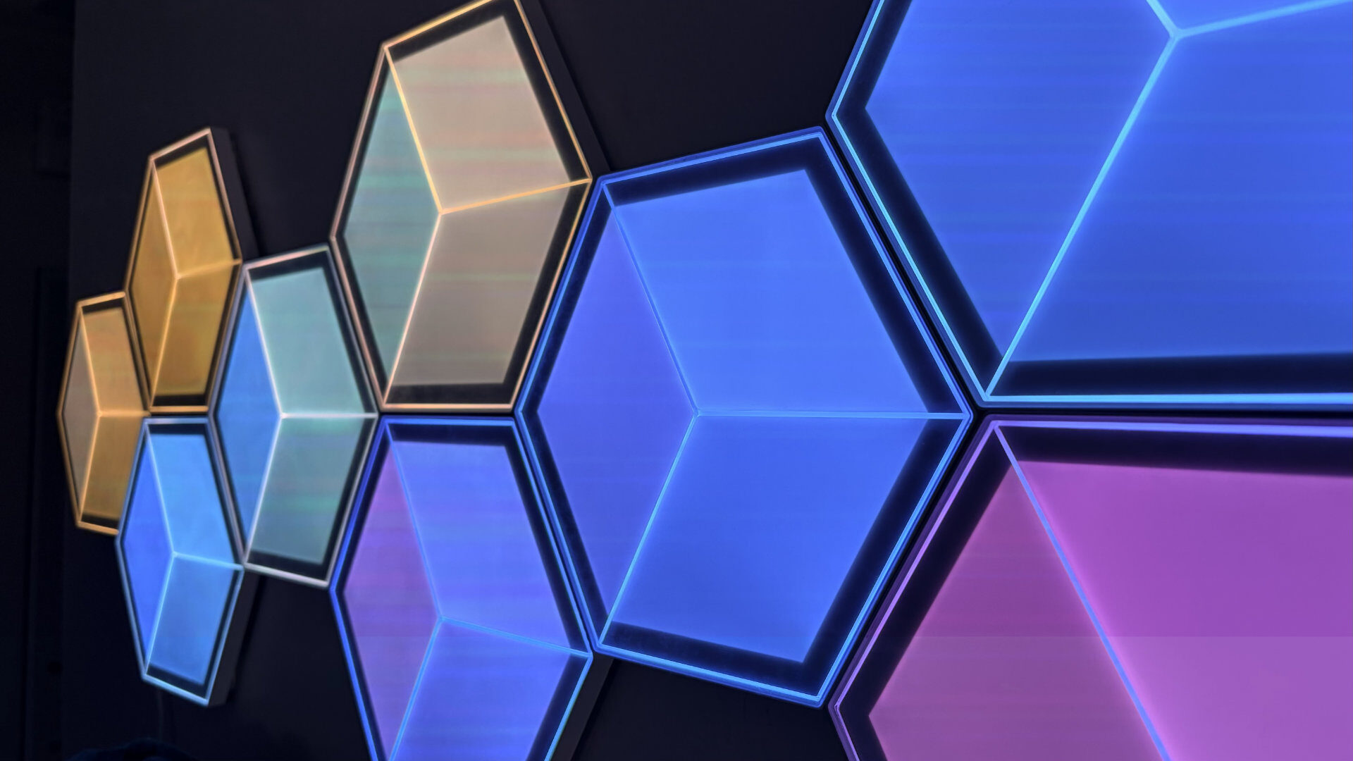 Apple iPhone 17 Smartphone Review