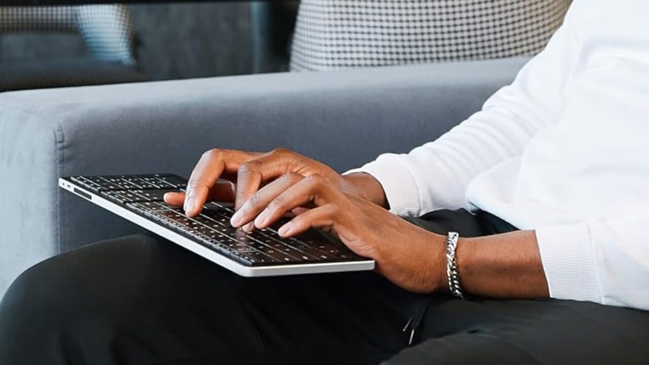 Clevetura CLVX 1 Keyboard Review