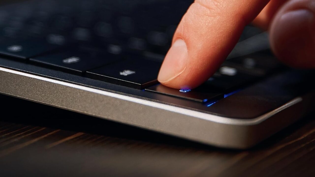 Clevetura CLVX 1 Keyboard Review