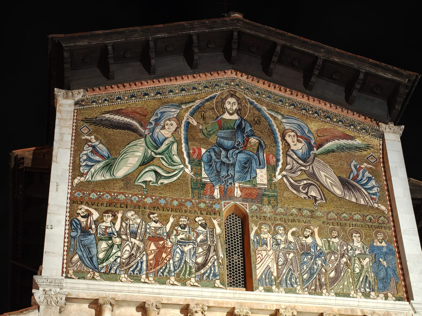 OnePlus 15 Smartphone Review