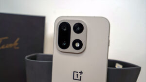 OnePlus 15 Smartphone Review