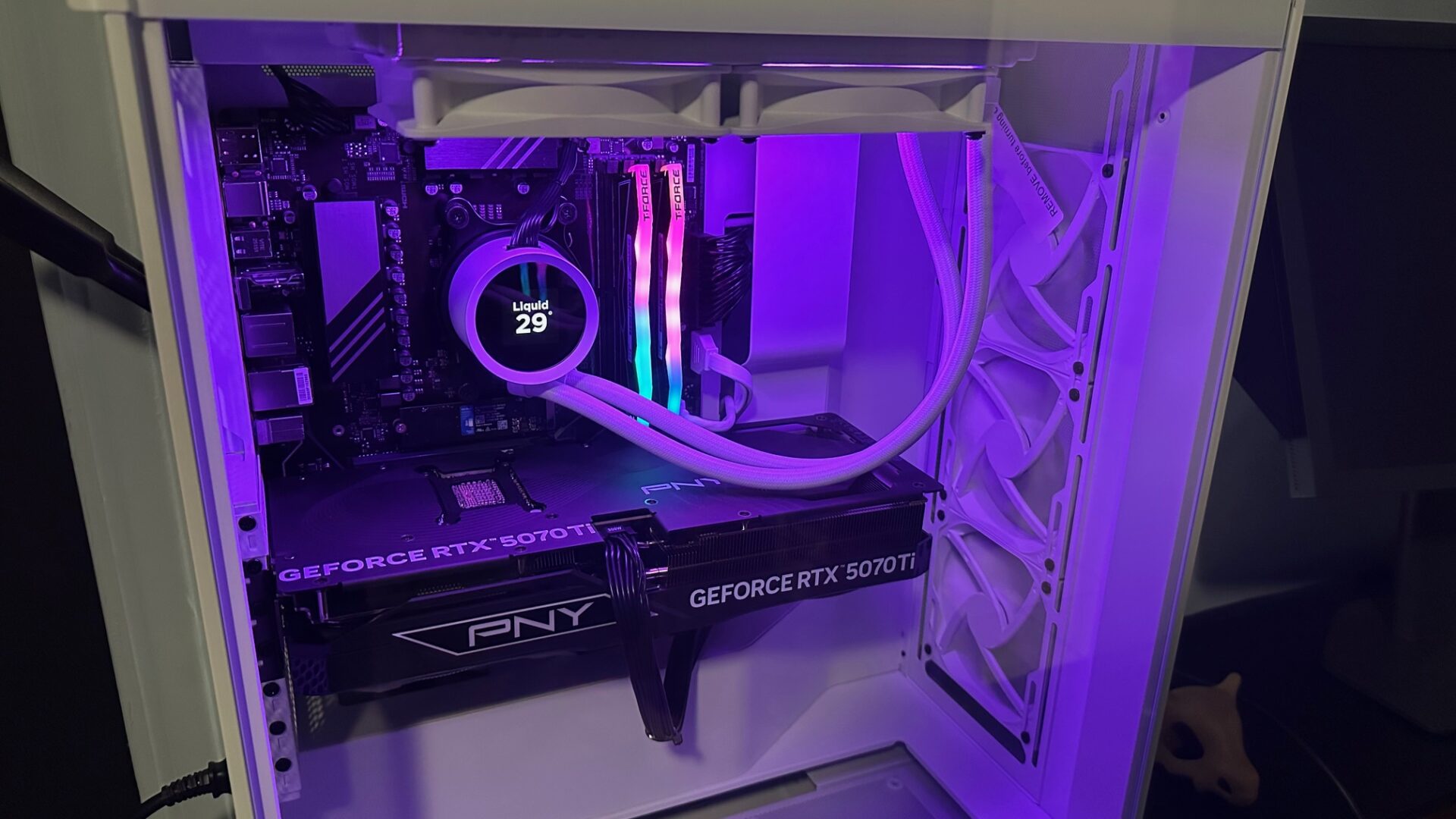 Nzxt Player Two Prime Tower Amd Ryzen 7 9700X Review