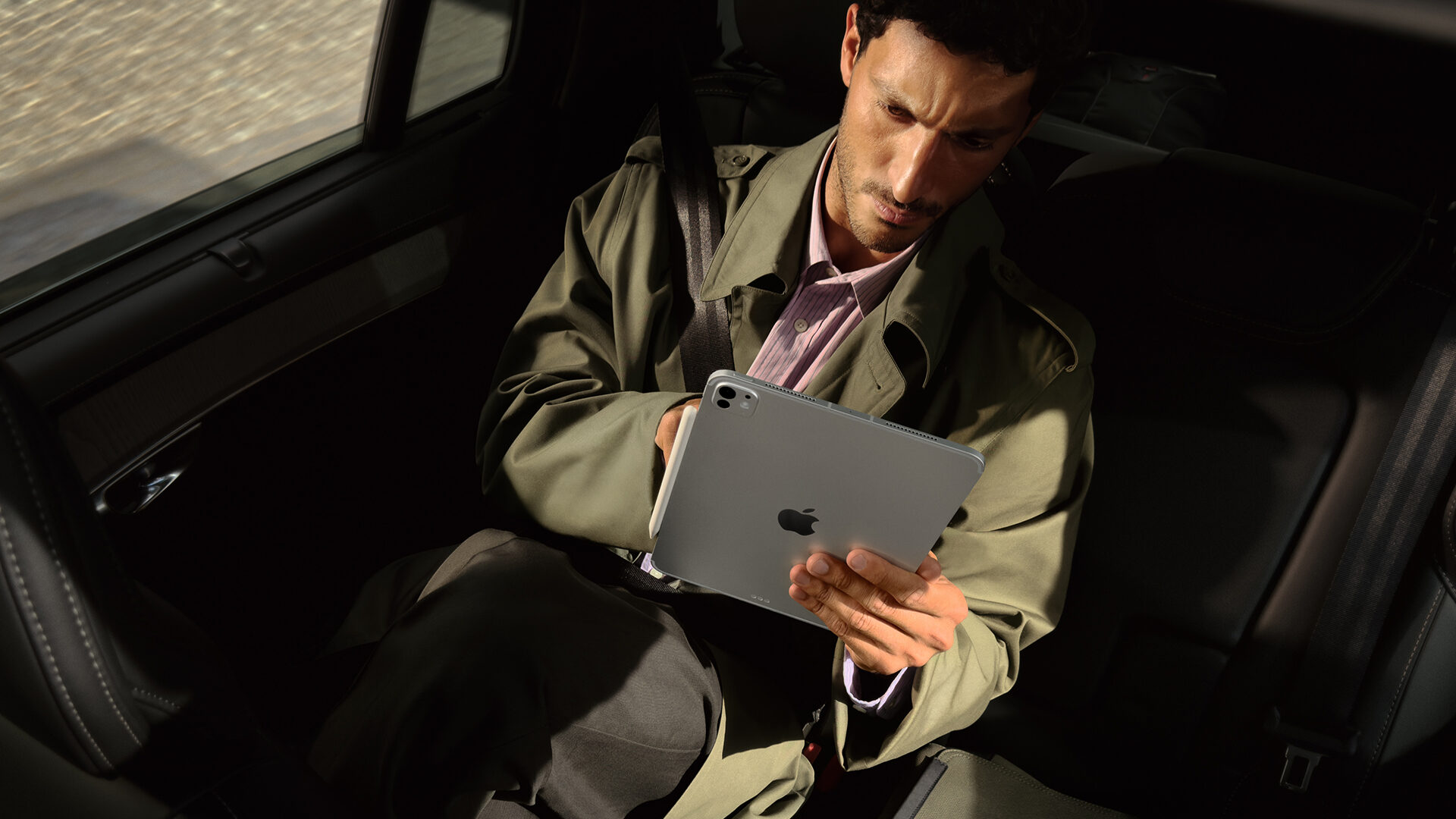 The 2025 iPad Pro: Pro-AI Function Explained and Why the Right Case Matters