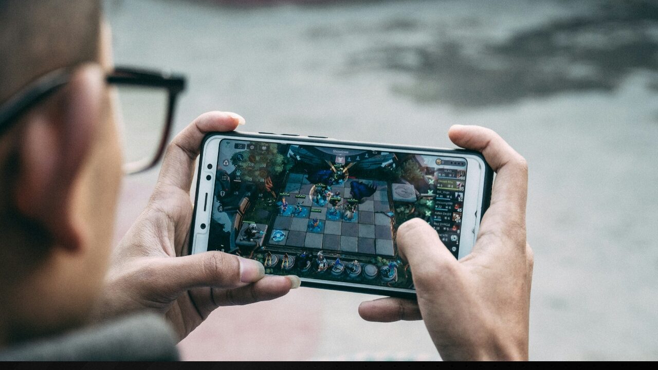 The Hardware Evolution Behind Pocket Gaming The Hardware Evolution Behind Pocket Gaming