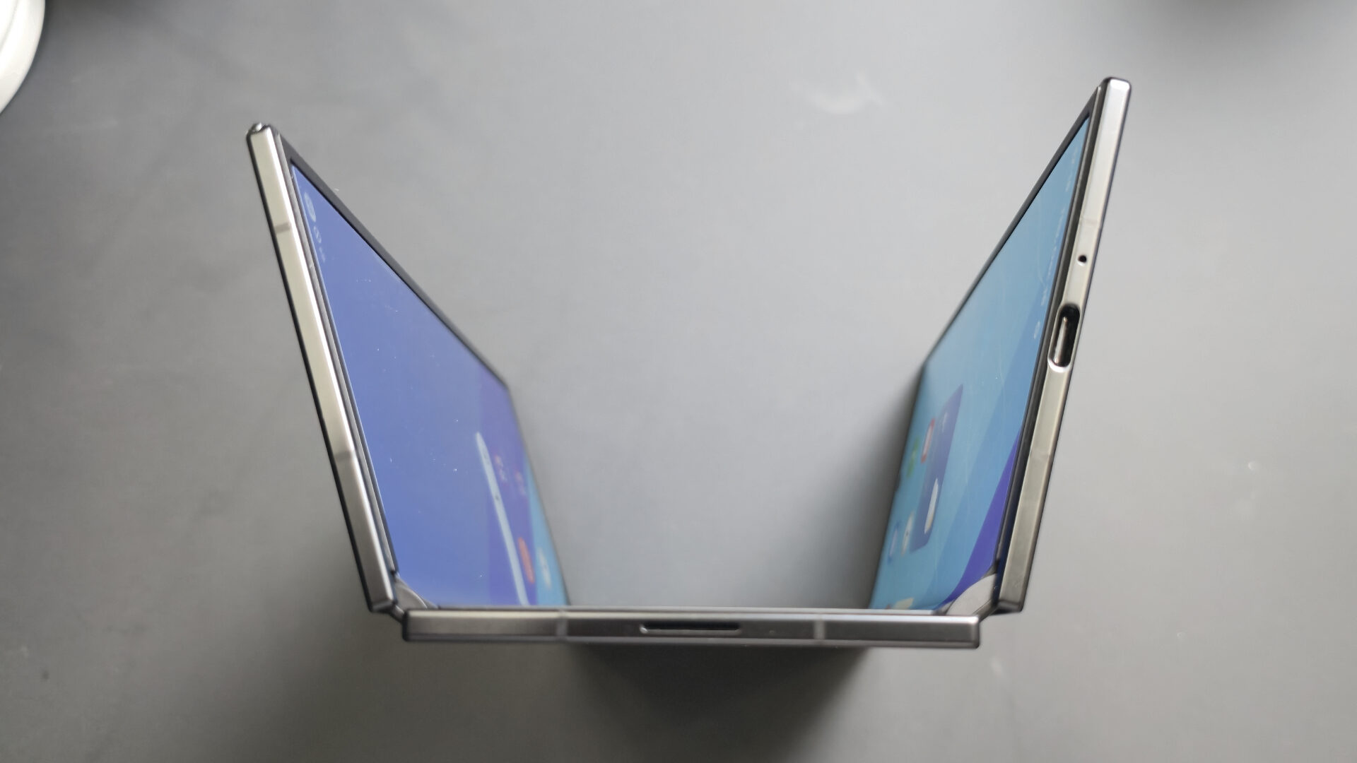 We Went Hands-On With the Samsung Galaxy Z TriFold—"Quite the User Experience"