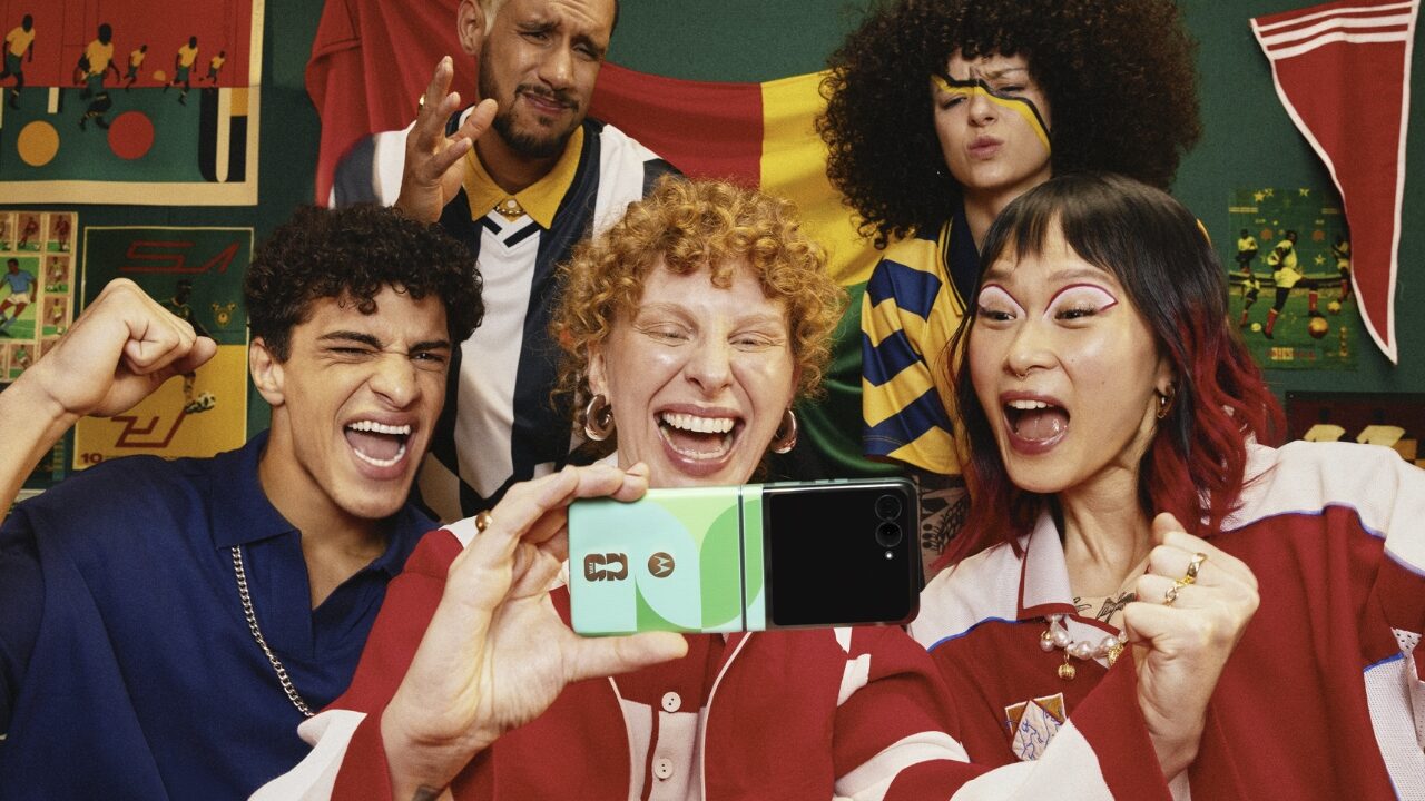 CES 2026: Motorola Reveals the new razr FIFA World Cup 26 Edition!