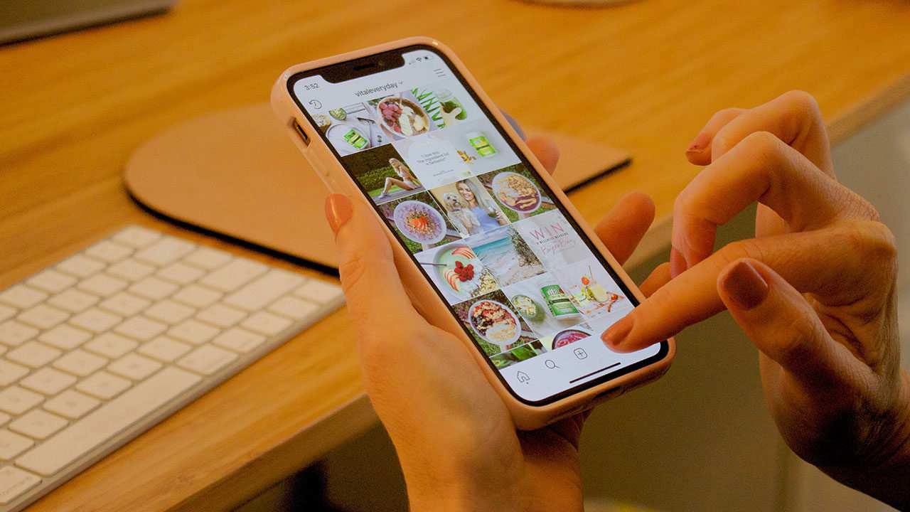 How People Download Instagram Stories on Different Devices