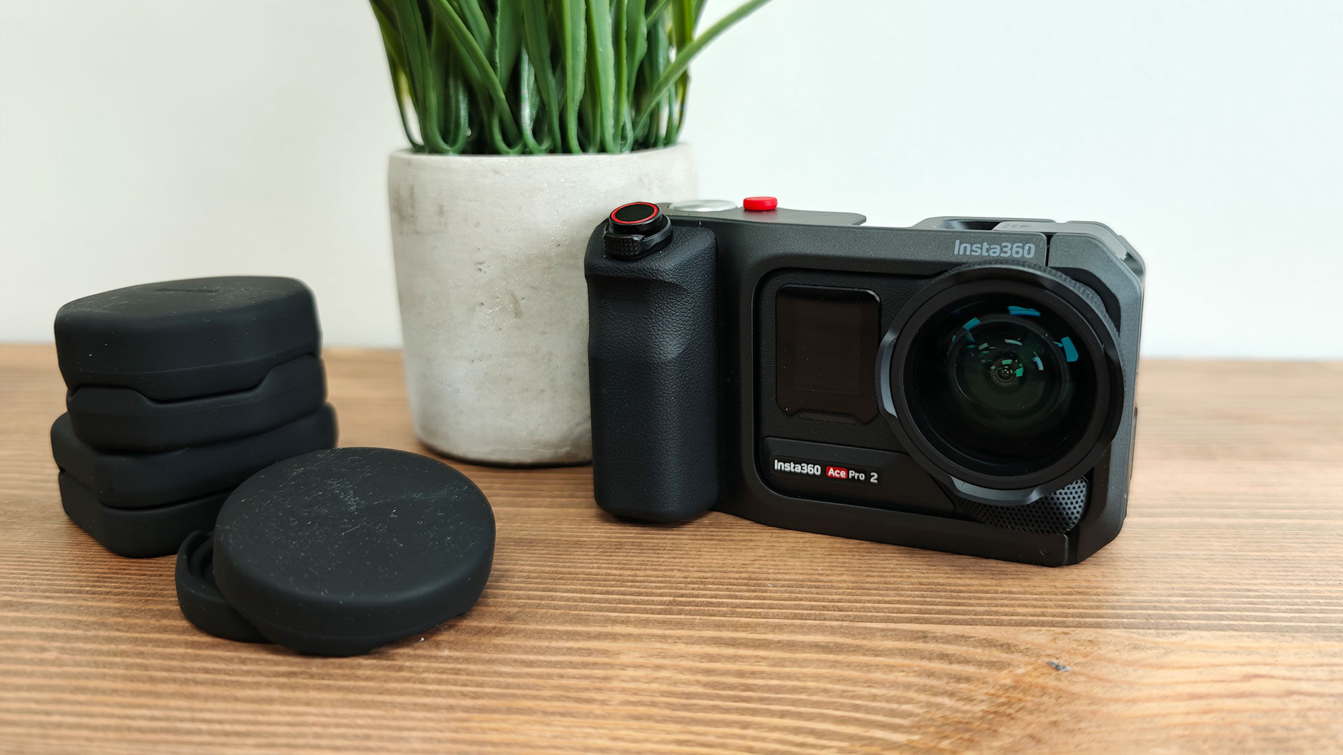 Travelling Light, Shooting Big: Testing Insta360’s New Ace Pro 2 Camera Lenses