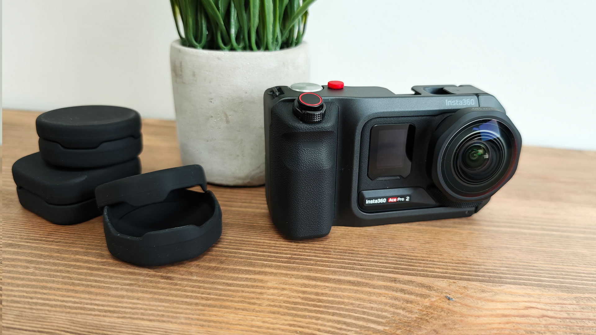 Travelling Light, Shooting Big: Testing Insta360’s New Ace Pro 2 Camera Lenses