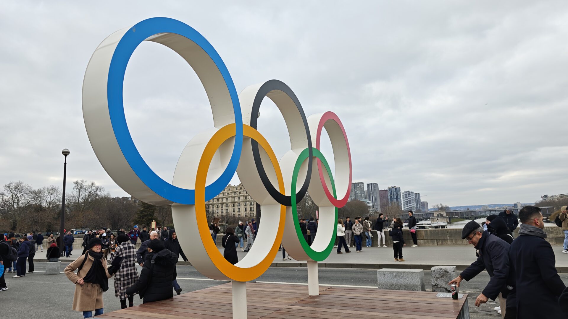 Xiaomi 17 Ultra Smartphone Review