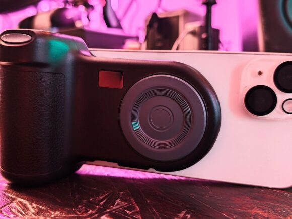 Belkin Stage PowerGrip Review