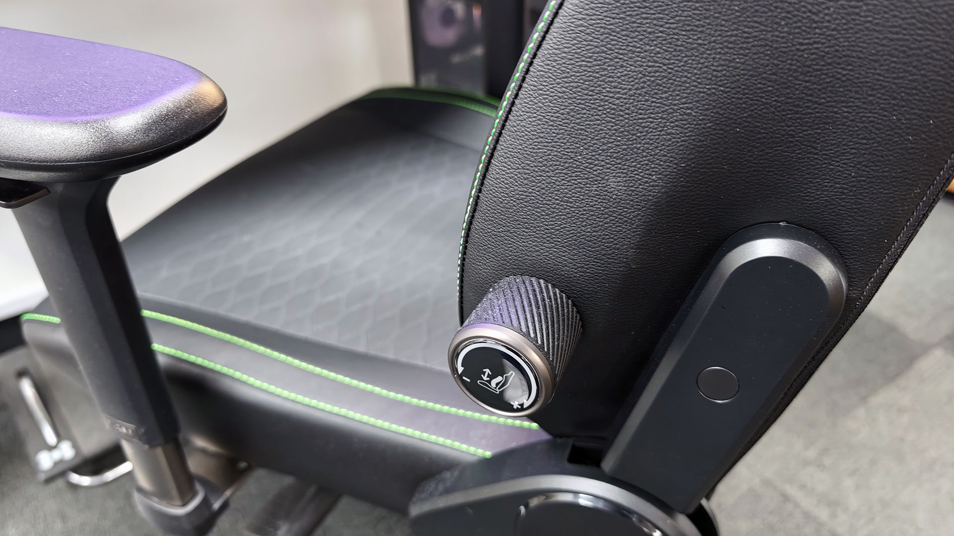 Razer Iskur V2 Newgen Gaming Chair Review