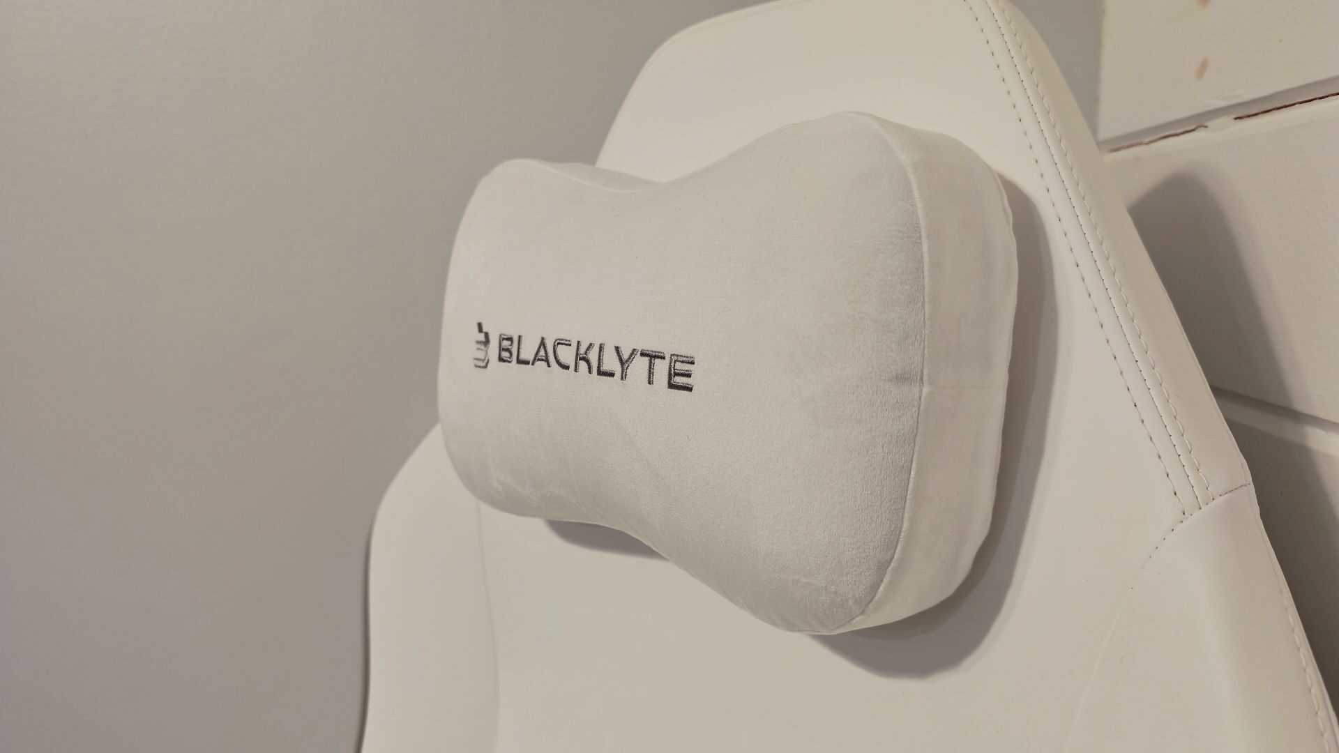 Blacklyte Athena Pro Gaming Chair Review