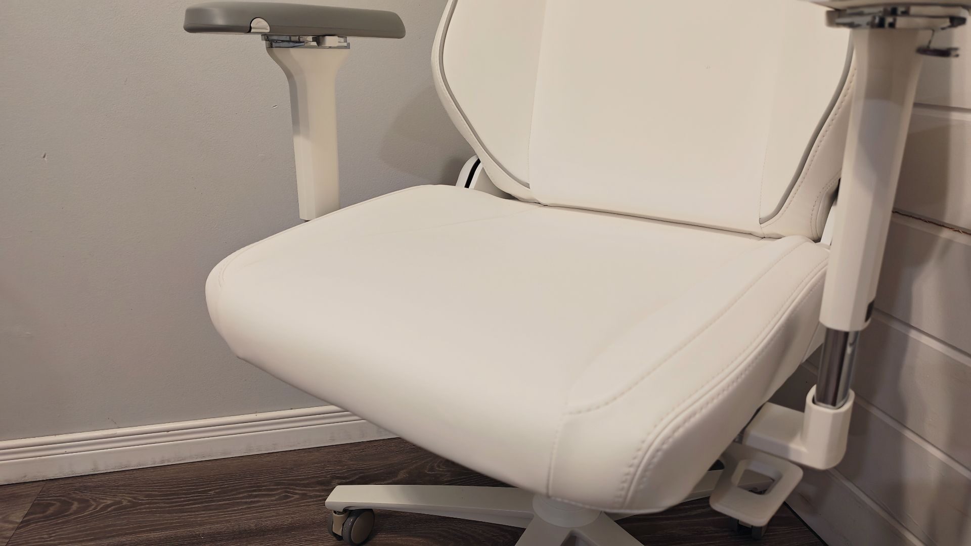 Blacklyte Athena Pro Gaming Chair Review