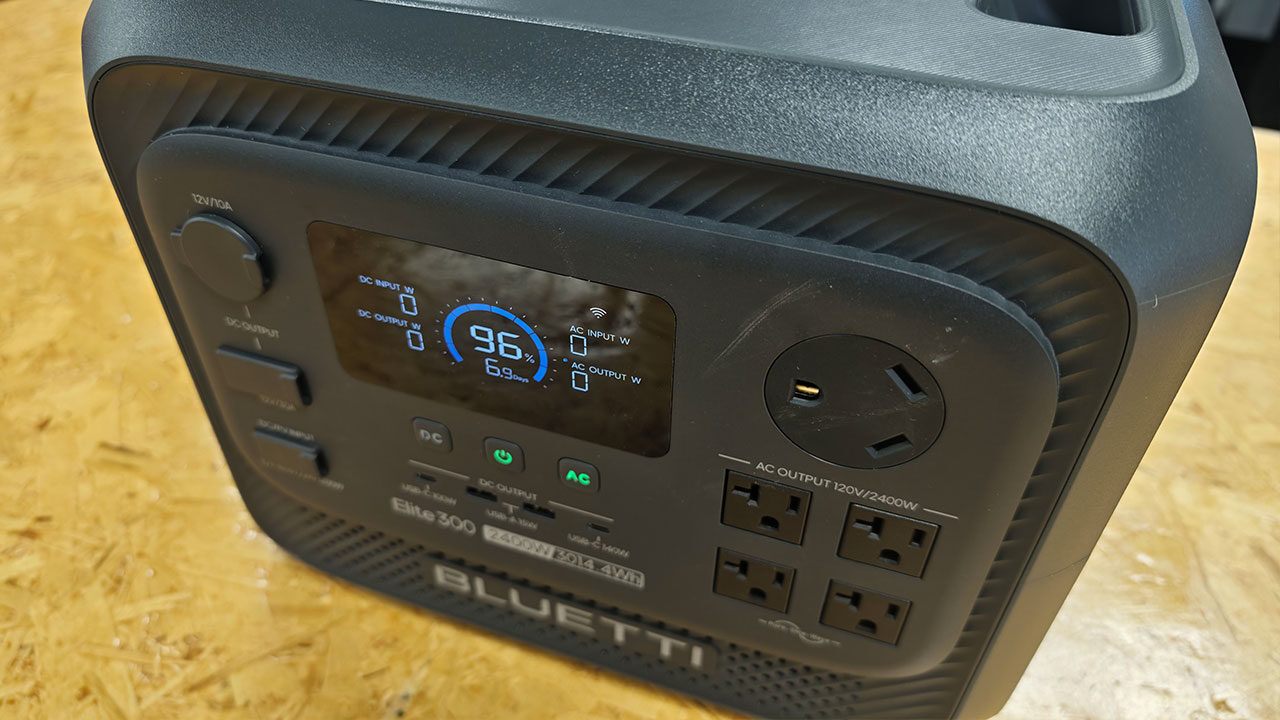 Bluetti Elite 300 Portable Power Station Review