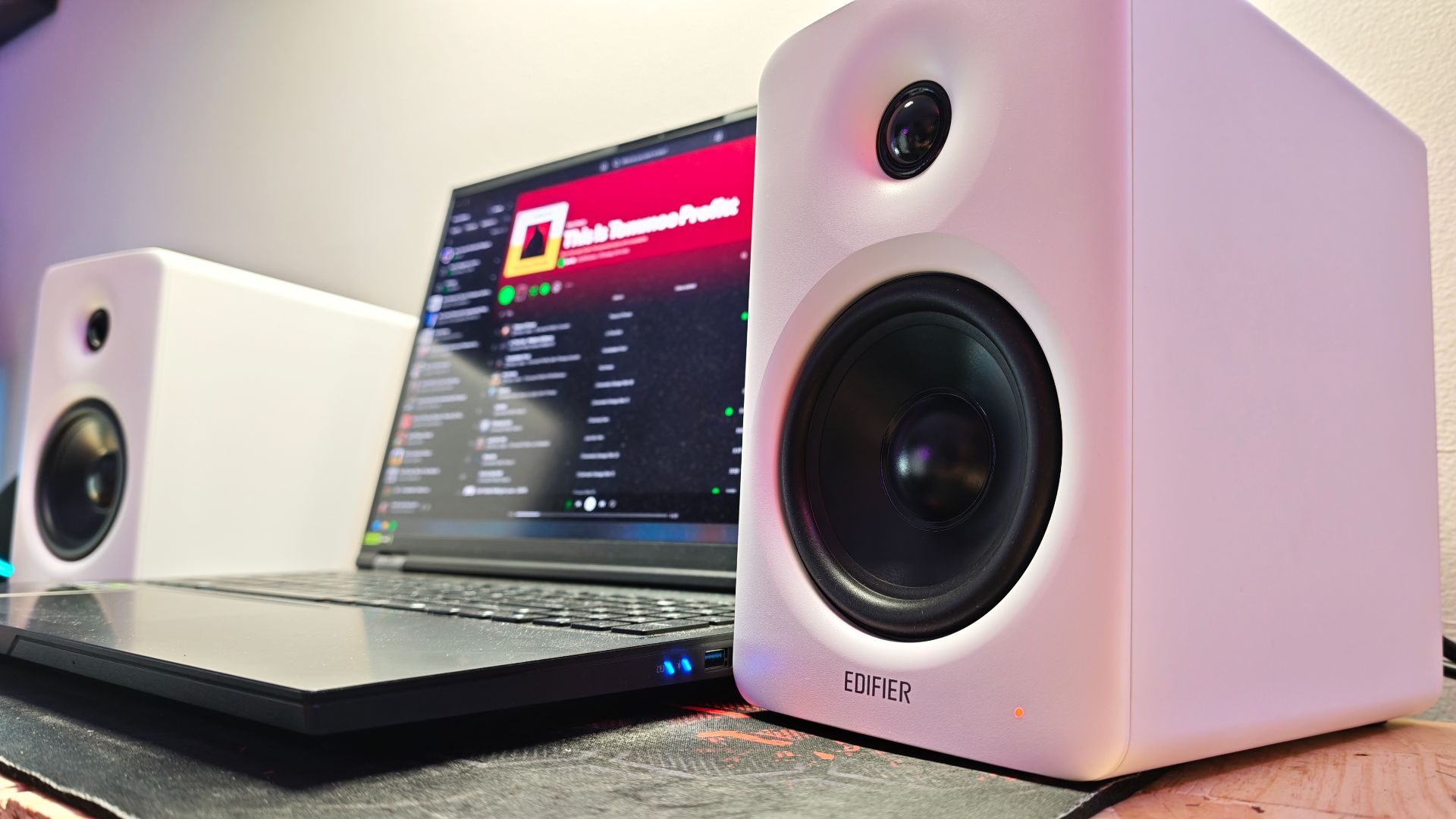 Edifier M90 Bookshelf Speakers Review