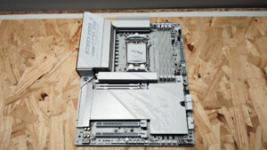 GIGABYTE X870E AROUS Elite X3D Ice Motherboard Review
