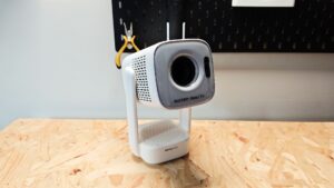 Aurzen D1R Air Roku TV Smart Projector Review