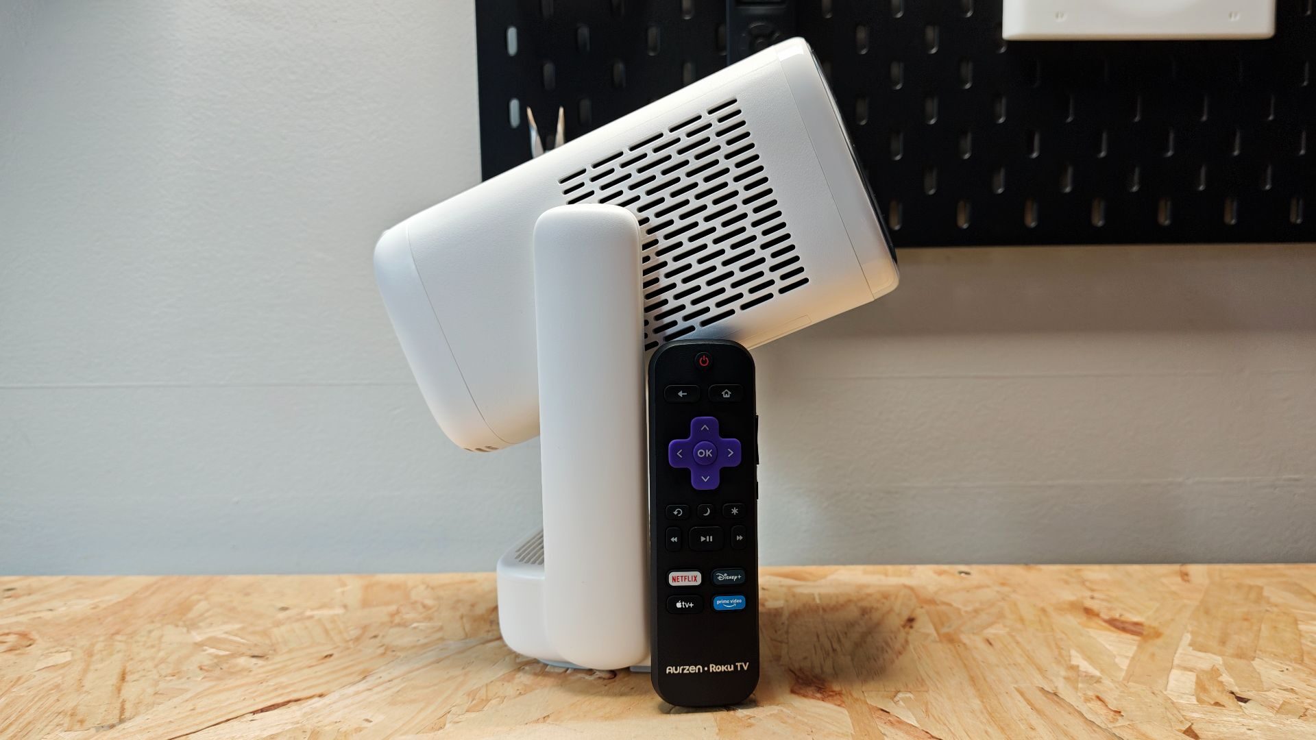 Aurzen D1R Air Roku Tv Smart Projector Review Aurzen D1R Air Roku Tv Smart Projector Review