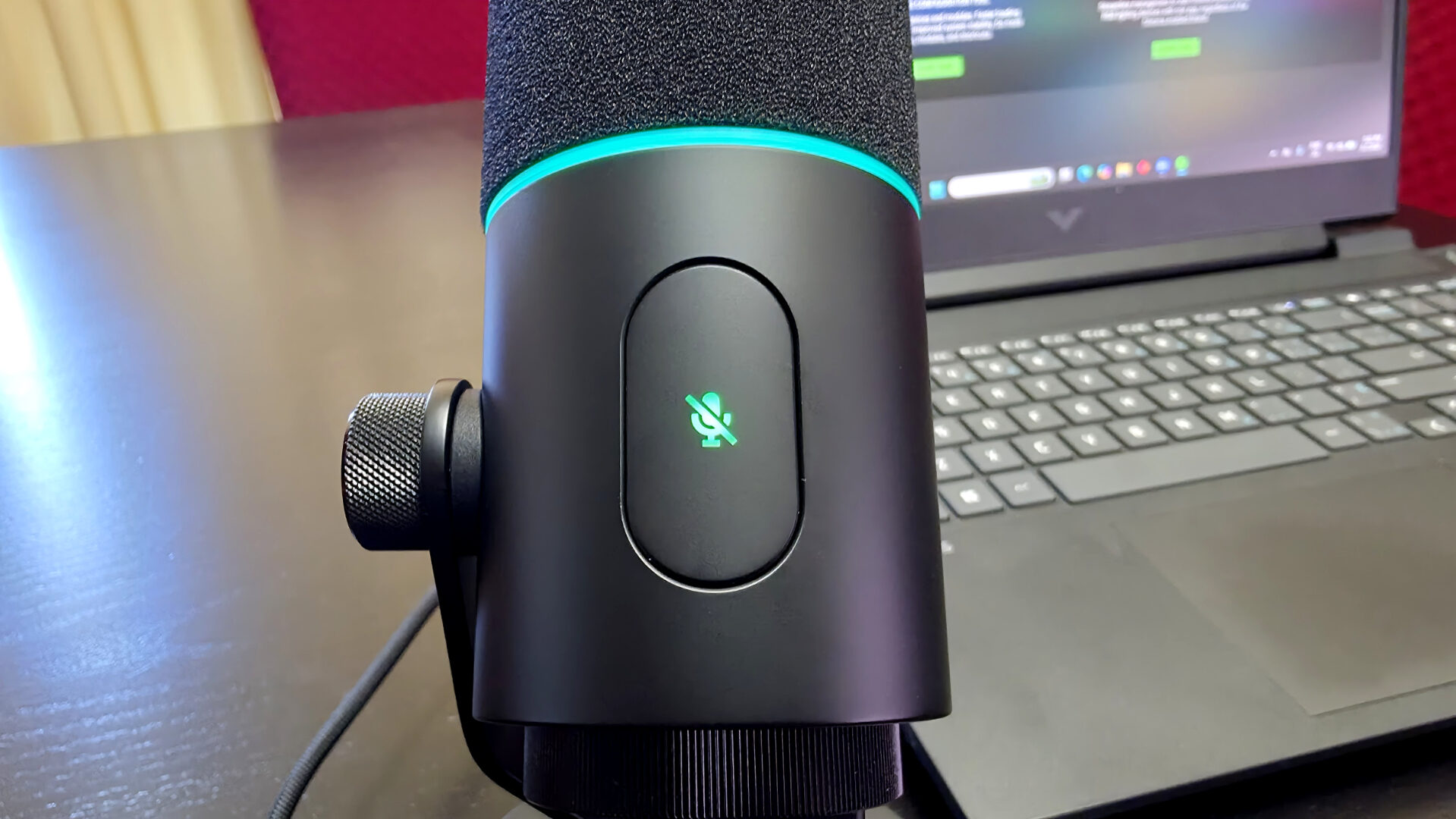 Razer Seiren V3 Pro Usb/Xlr Microphone Review Seiren V3 Pro Razer Seiren V3 Pro Usb/Xlr Microphone Review