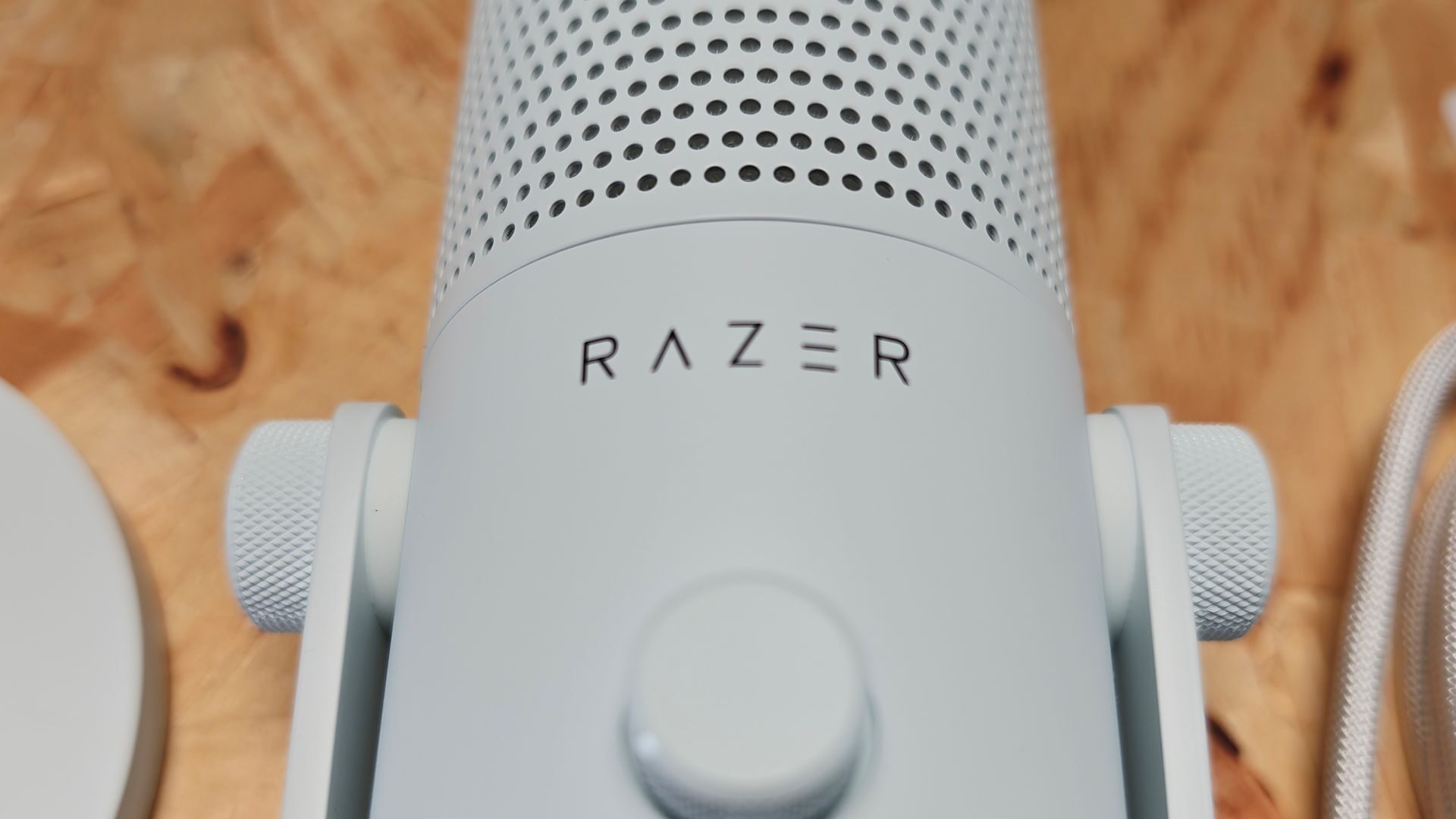 Razer Seiren V3 Chroma Microphone Review