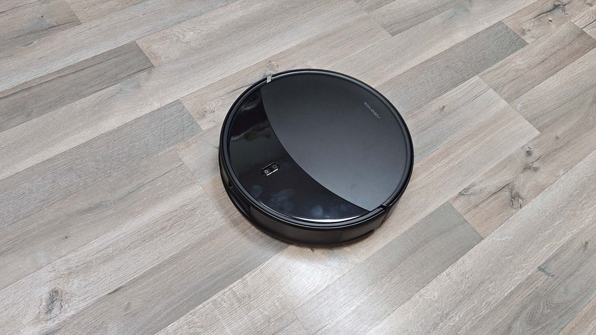 Saros 20 Roborock Saros 20 Robot Vacuum Review