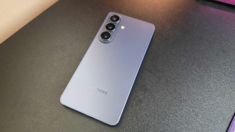 Samsung Galaxy S26 Smartphone Review