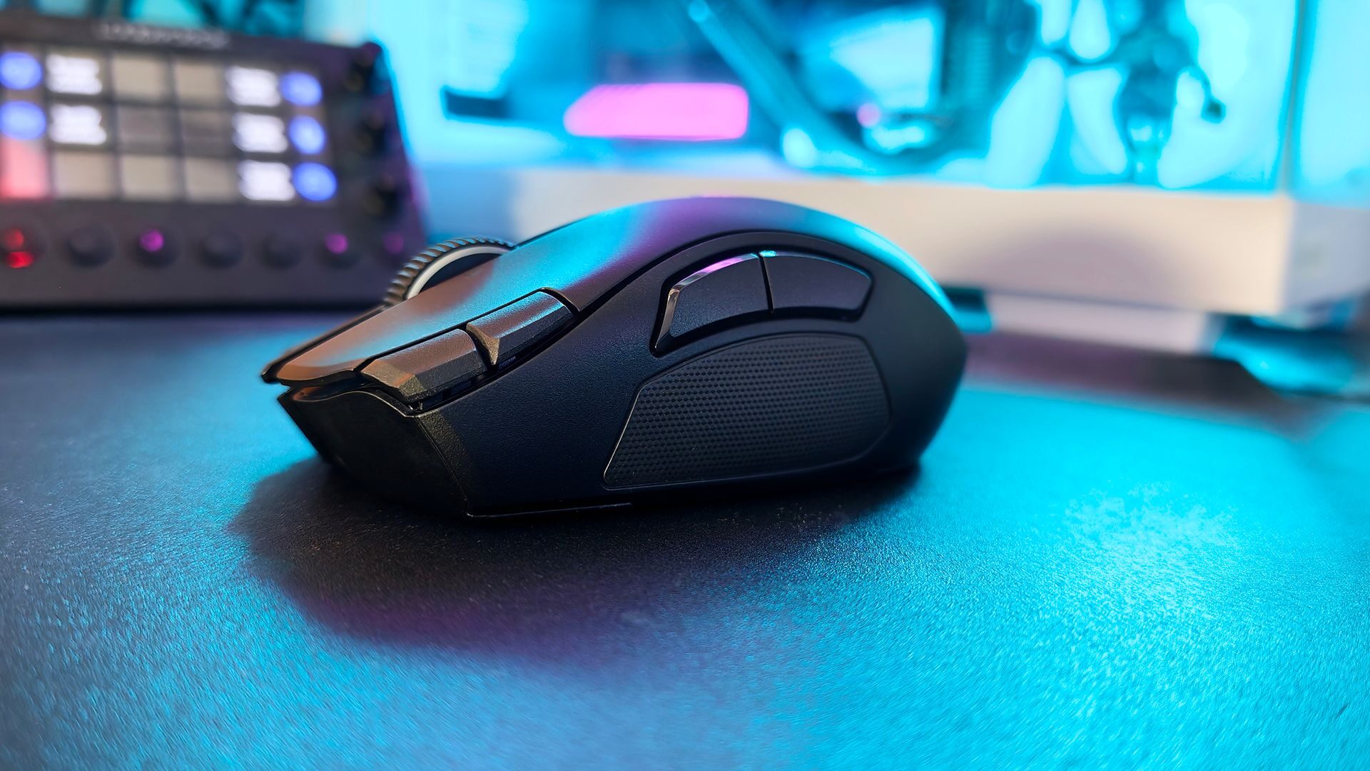 Naga V3 Pro Razer Naga V3 Pro Wireless Gaming Mouse Review