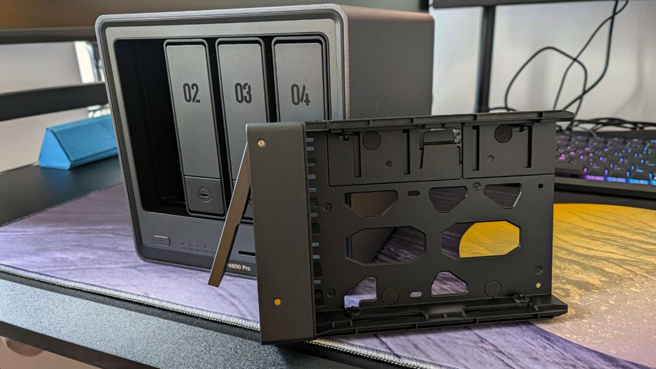 DXP4800 UGREEN NASync DXP4800 Pro Review
