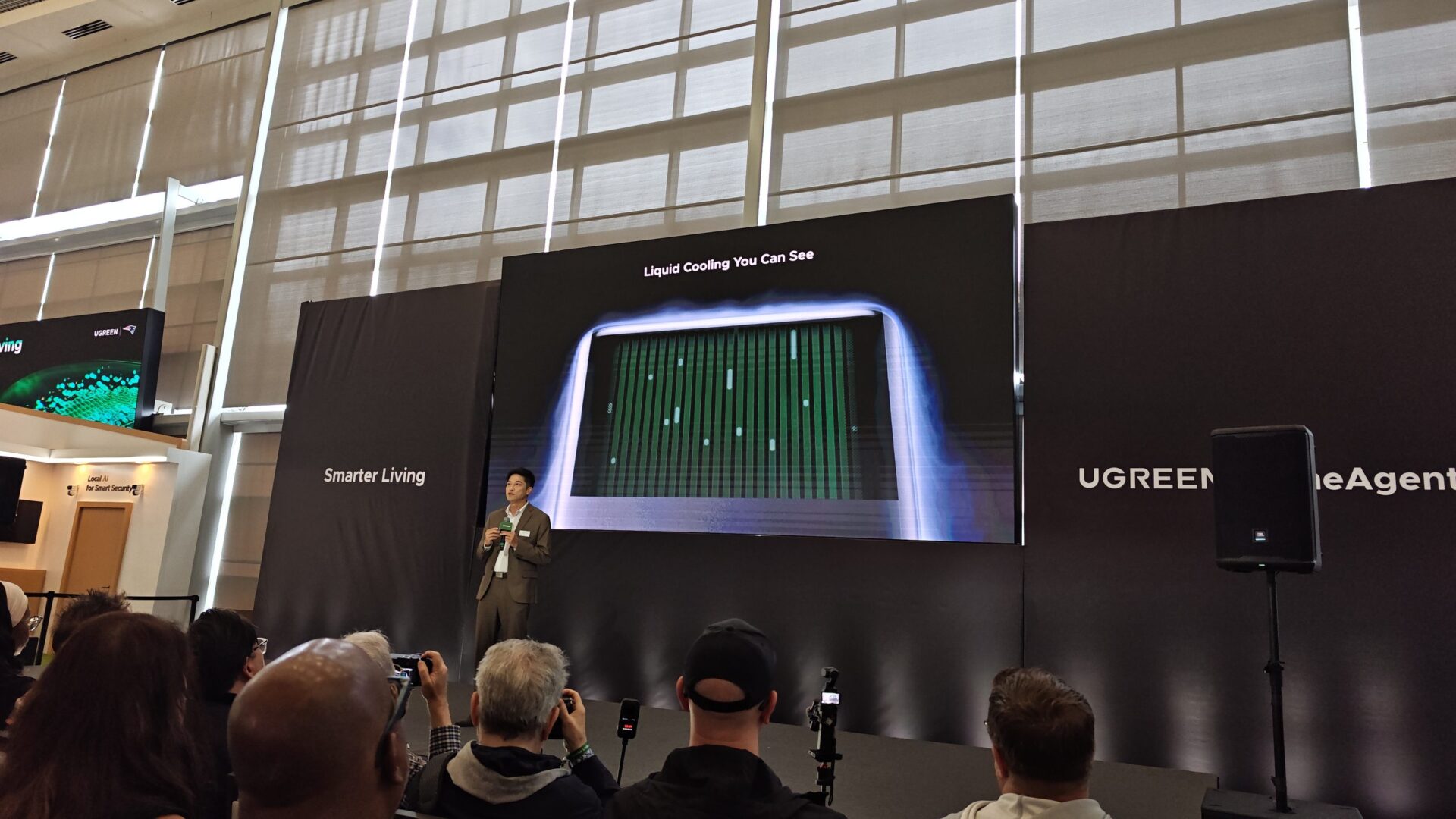 Ugreen Unveils Liquid-Cooled Magflow Power Bank And New Qi2 25W Chargers Magflow Ugreen Unveils Liquid-Cooled Magflow Power Bank And New Qi2 25W Chargers