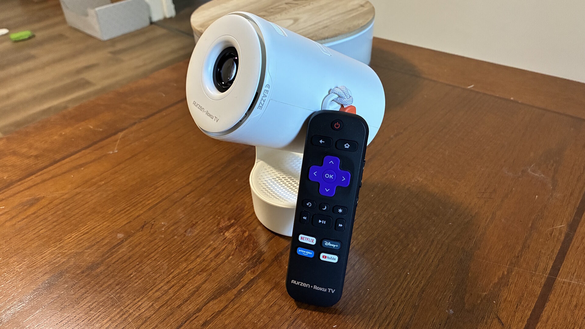 Aurzen EAZZE E1R Roku TV Smart Portable Mini Projector Review