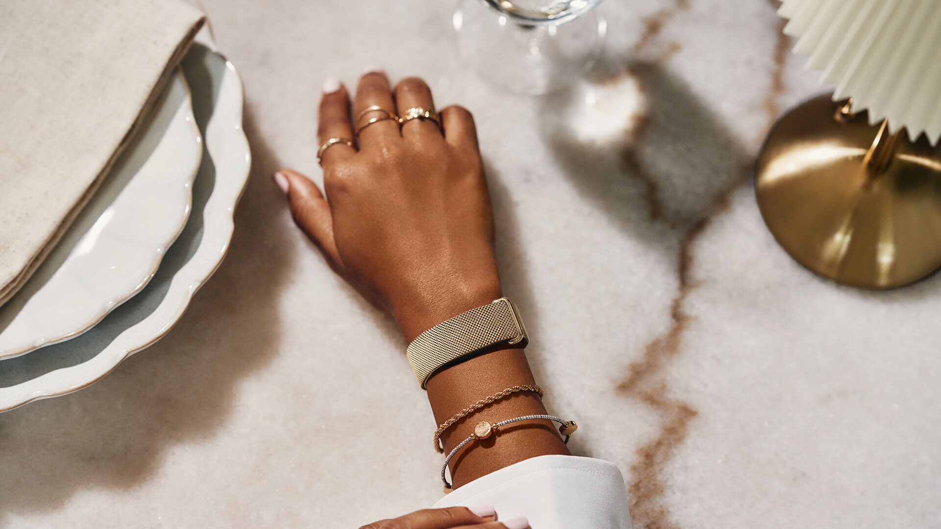 Google Google Unveils Upcoming Fitbit Edge, Alongside A New Band Arriving For Fitbit Air