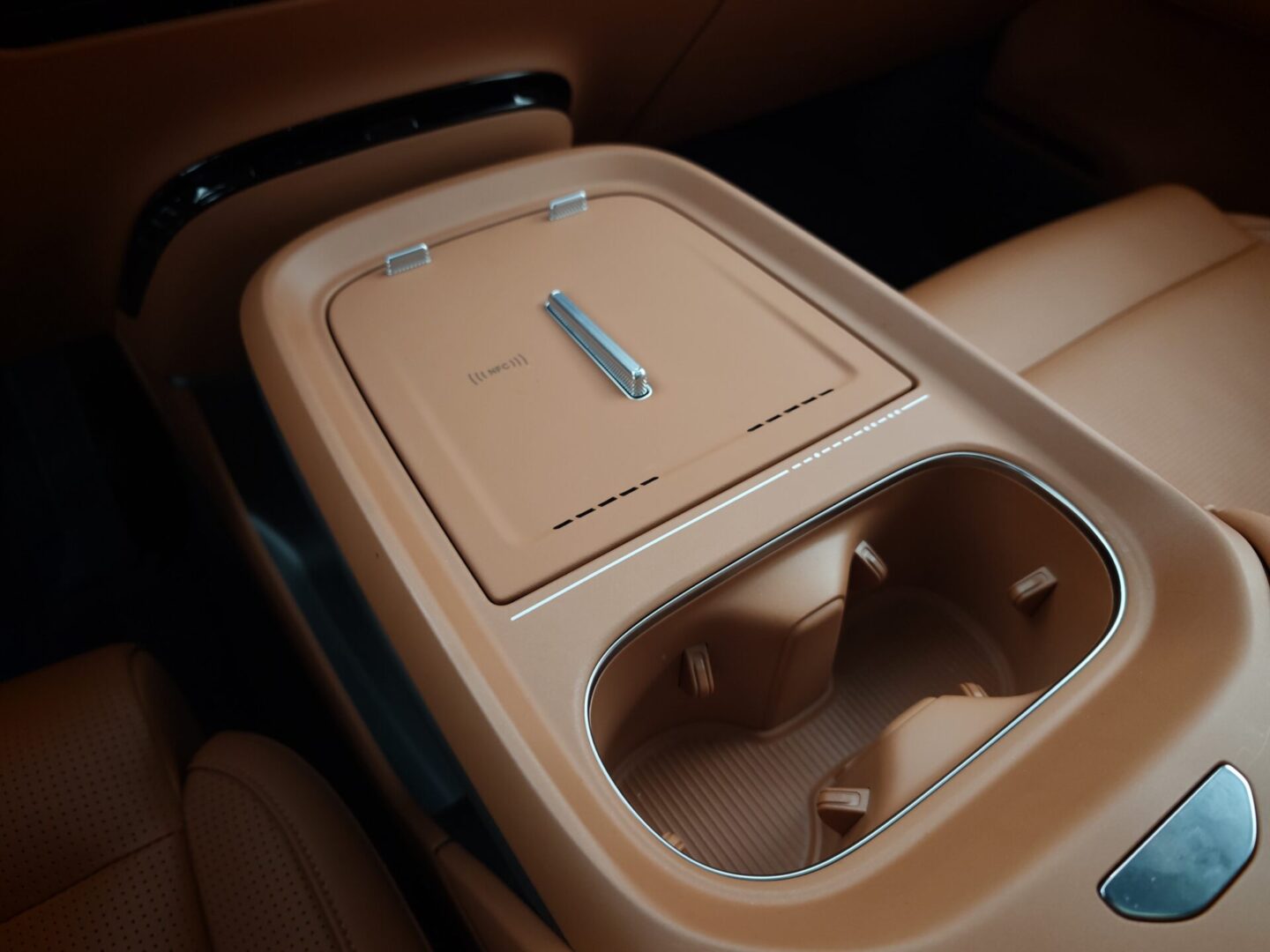 G9L XPENG Launches G9L Flagship SUV in Europe at 2026 Paris Motor Show